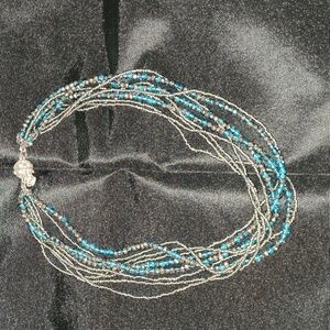 Premier Designs Blue and silver magnetic clasp necklace.  Measurements in pics